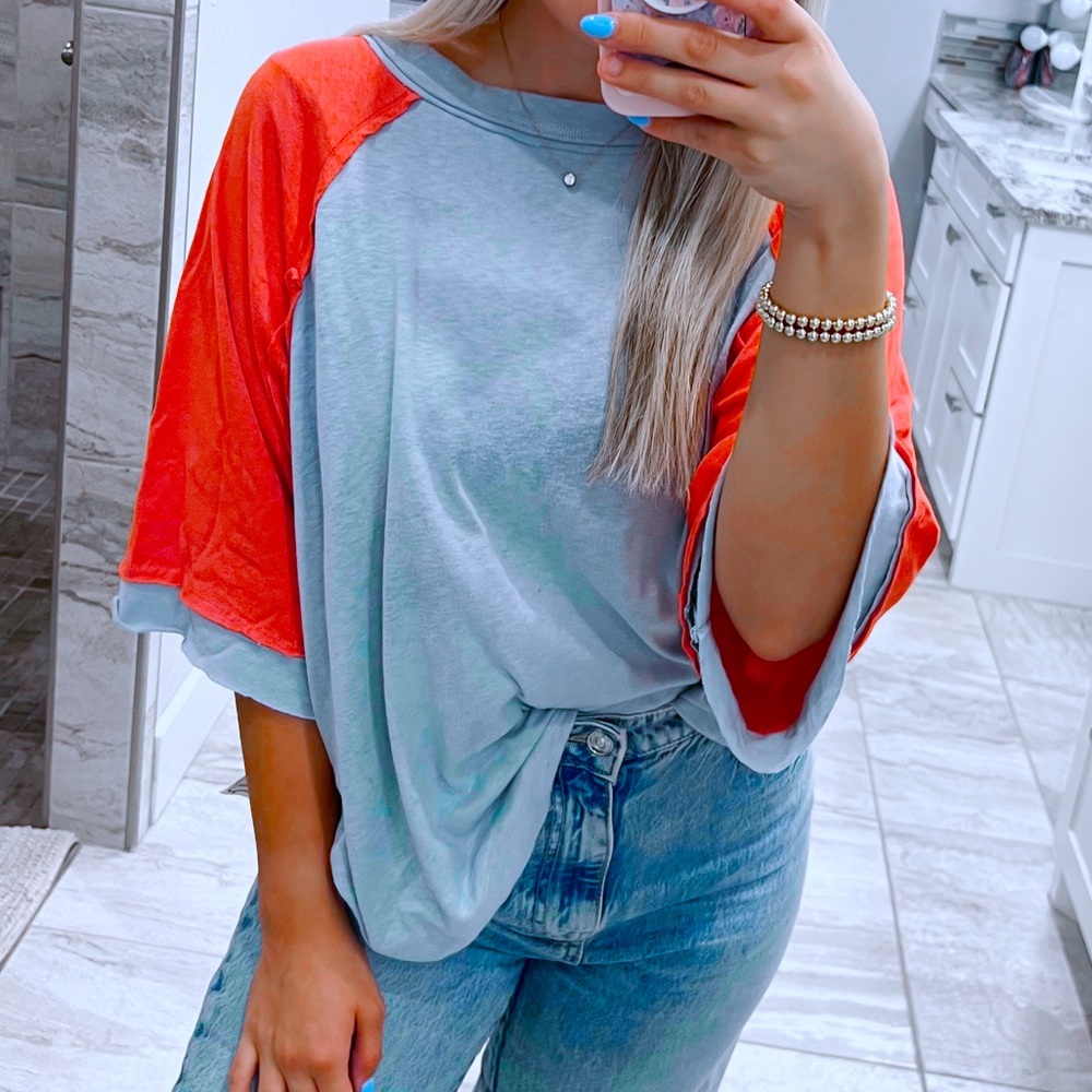 blue + red open back short sleeve tee